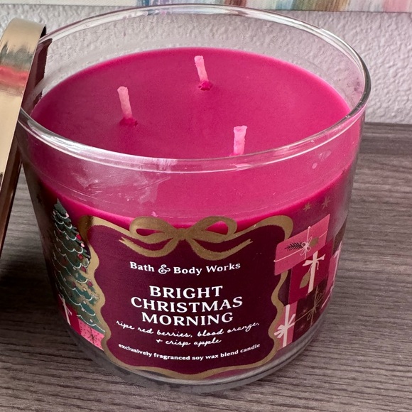 Bright Christmas Morning Candle Bath and Body Works - Picture 2 of 3